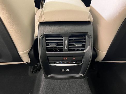 Used 2025 BMW 330i xDrive Sedan w/ Convenience Package AWD/4WD image 29