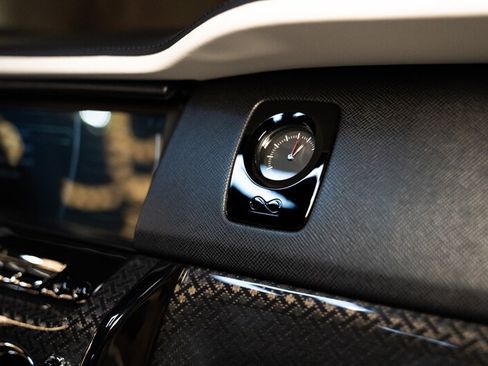 Used 2023 Rolls-Royce Cullinan Black Badge w/ Dark Exterior Package AWD/4WD image 22
