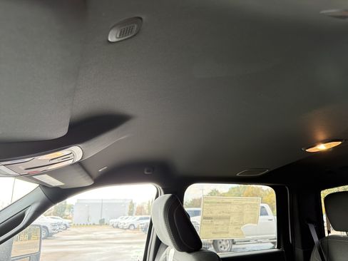Used 2025 RAM 2500 Big Horn AWD/4WD image 30
