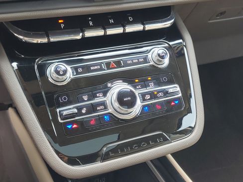 Certified 2020 Lincoln Corsair AWD w/ Premium Package image 18