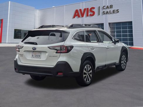 Used 2025 Subaru Outback Premium image 6