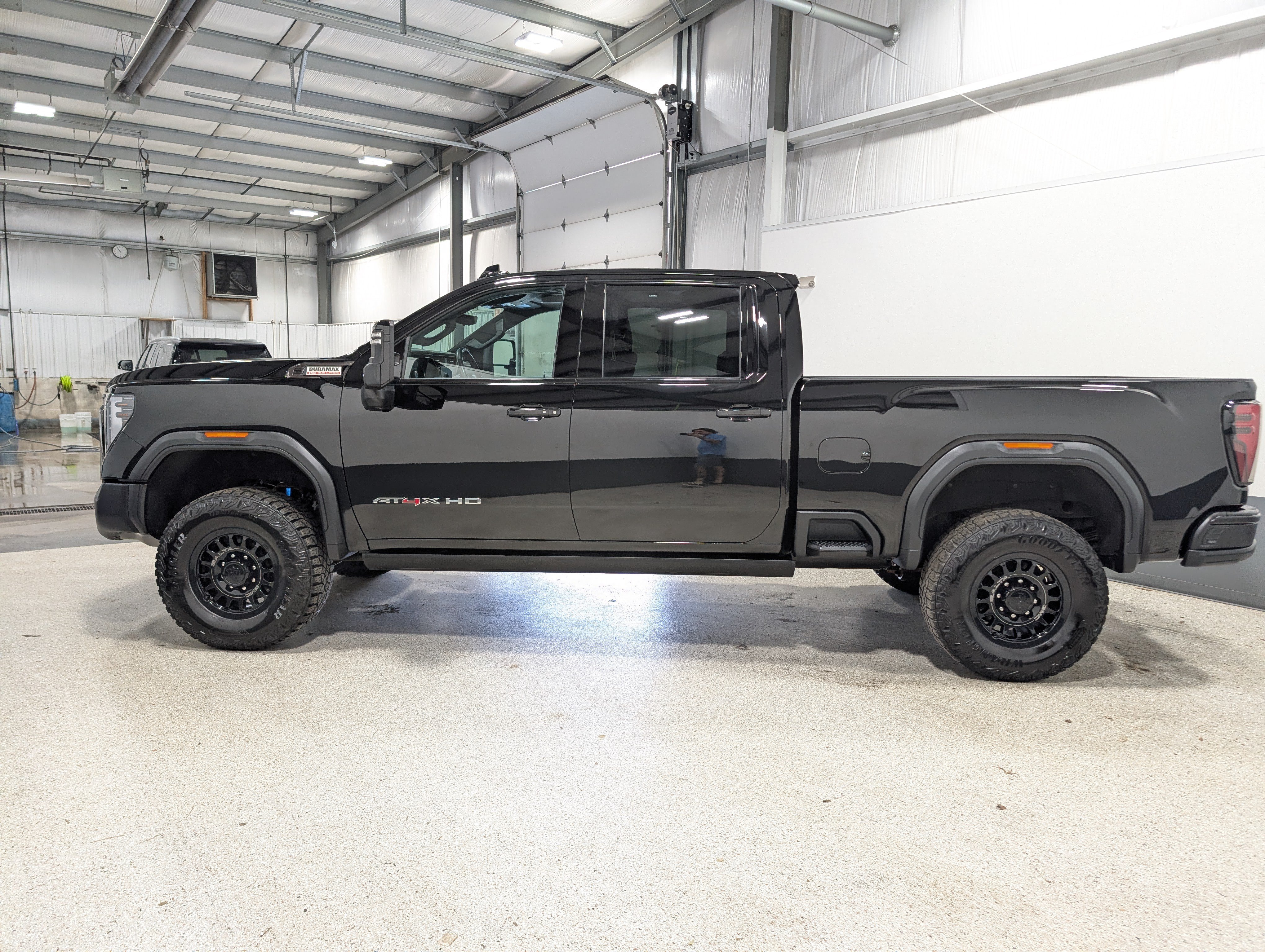 Used 2025 GMC Sierra 2500 AT4X w/ AT4X AEV Edition AWD/4WD image 6