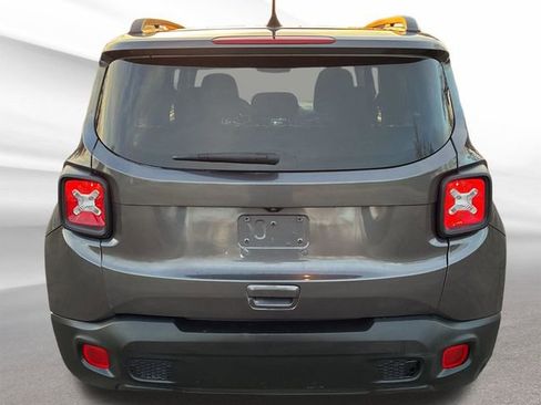 Used 2020 Jeep Renegade Latitude FWD image 28