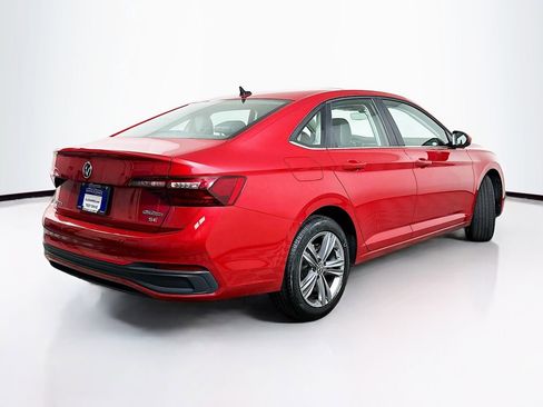Used 2024 Volkswagen Jetta SE w/ Panoramic Sunroof Package FWD image 7