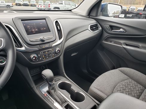 Used 2022 Chevrolet Equinox LT w/ Driver Convenience Package image 21