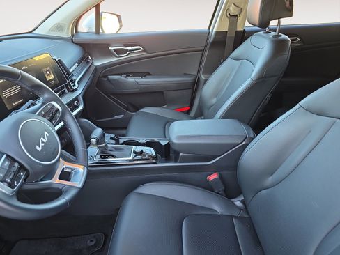 Certified 2025 Kia Sportage EX image 21