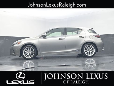 Used 2017 Lexus CT 200h image 22