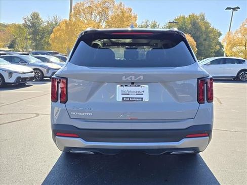 New 2026 Kia Sorento S w/ S Panoramic Sunroof Package image 4