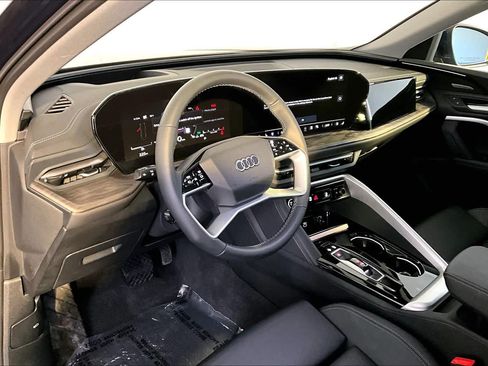 Used 2025 Audi Q5 Premium w/ Premium Plus AWD/4WD image 18