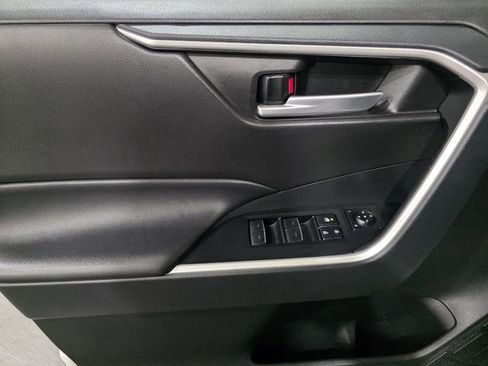 Used 2025 Toyota RAV4 XLE AWD/4WD image 10