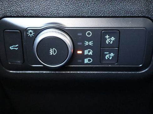 Used 2020 Ford Escape Titanium image 29