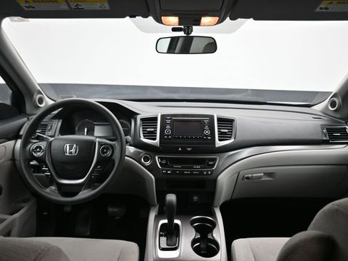 Used 2017 Honda Pilot LX image 45