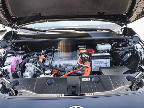 Certified 2026 Toyota bZ FWD image 27