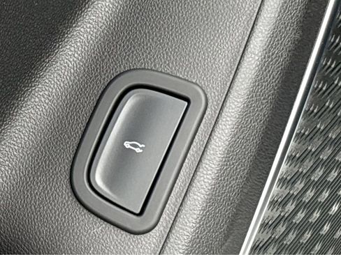 Used 2025 Buick Enclave Preferred FWD image 26