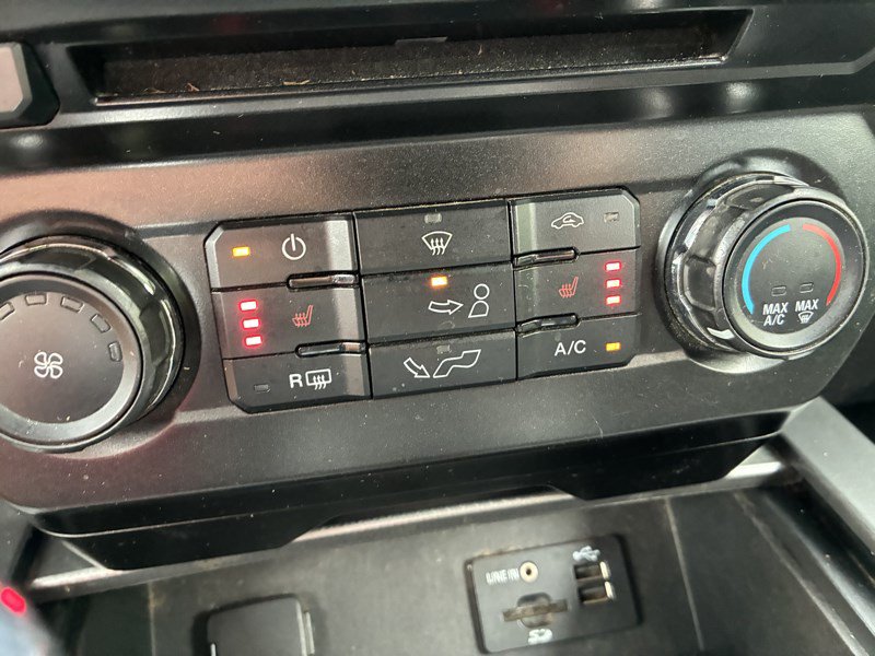 Used 2015 Ford F150 XLT w/ Equipment Group 302A Luxury AWD/4WD image 15