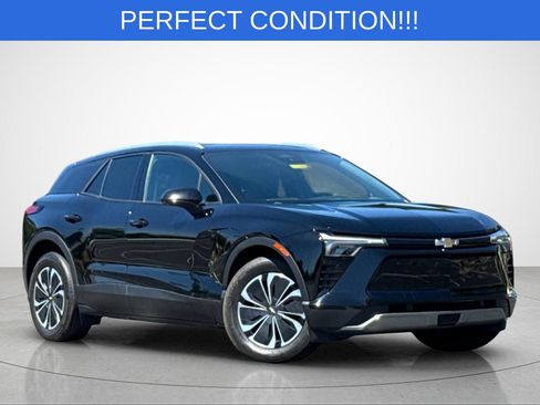 Used 2024 Chevrolet Blazer EV LT AWD/4WD image 2