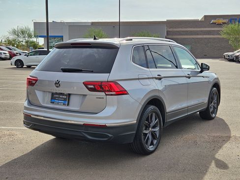 Used 2022 Volkswagen Tiguan SE AWD/4WD image 6