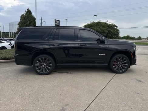 Used 2025 Cadillac Escalade V AWD/4WD image 4