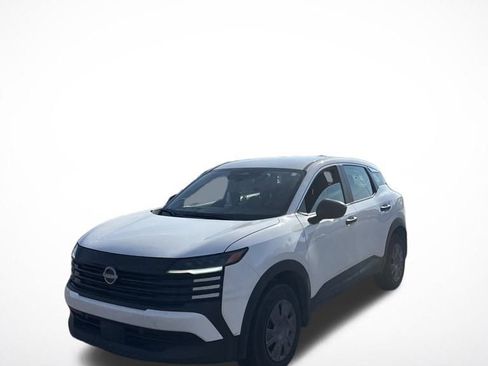 Used 2025 Nissan Kicks S w/ Charging Package image 4