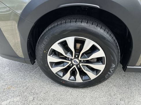 Certified 2023 Subaru Outback Touring AWD/4WD image 10
