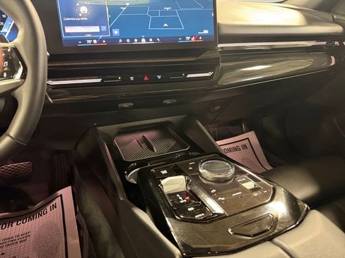 Used 2024 BMW 530i xDrive w/ Convenience Package image 21