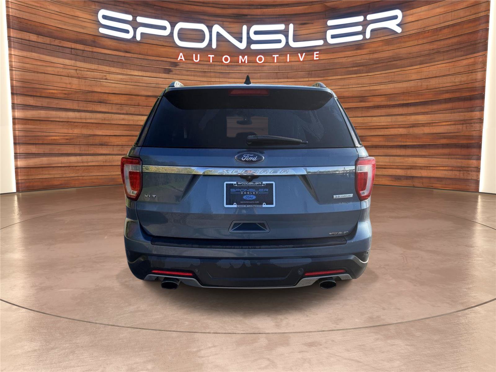 Used 2018 Ford Explorer XLT FWD image 6