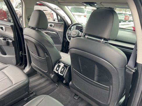 Certified 2024 Kia Sorento SX image 17