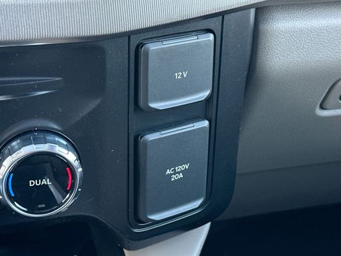 New 2026 Ford F450 Platinum w/ Platinum Plus Package image 28