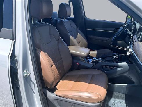 Used 2022 Kia Telluride SX w/ SX Prestige Package AWD/4WD image 9