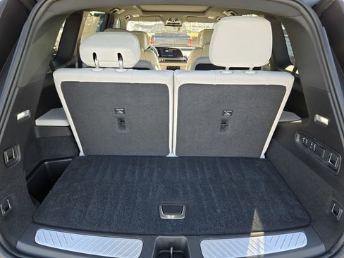 Used 2026 Cadillac Vistiq Sport image 9