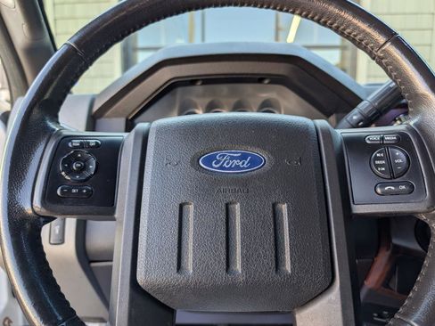 Used 2012 Ford F350 Lariat image 14