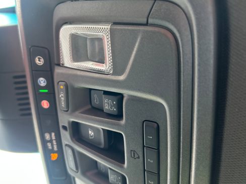 Used 2022 GMC Sierra 1500 AT4 w/ AT4 Premium Package image 12