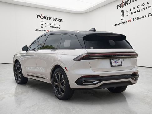 New 2026 Lincoln Nautilus Reserve AWD/4WD image 5