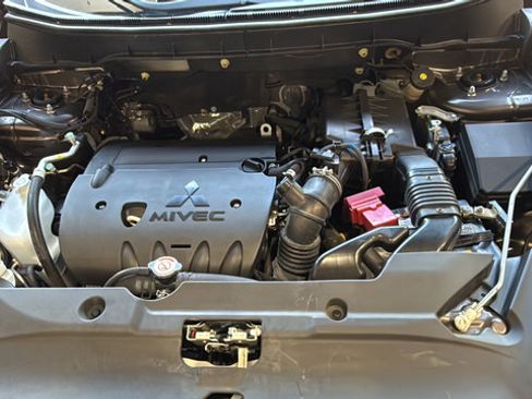 Used 2019 Mitsubishi Outlander Sport SE FWD image 31