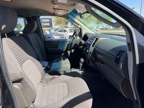 Used 2011 Nissan Frontier SV RWD image 31