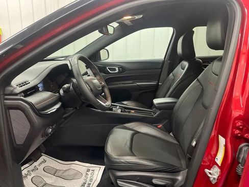 Used 2025 Jeep Compass Trailhawk AWD/4WD image 19