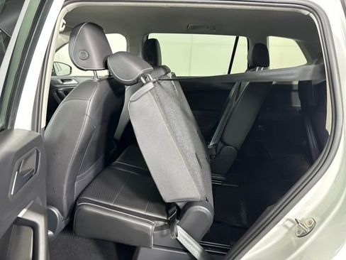 Used 2021 Volkswagen Tiguan SE image 25