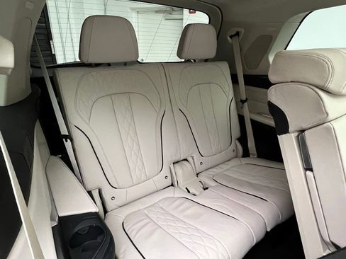 Used 2020 BMW X7 xDrive40i w/ Parking Assistance Package image 9