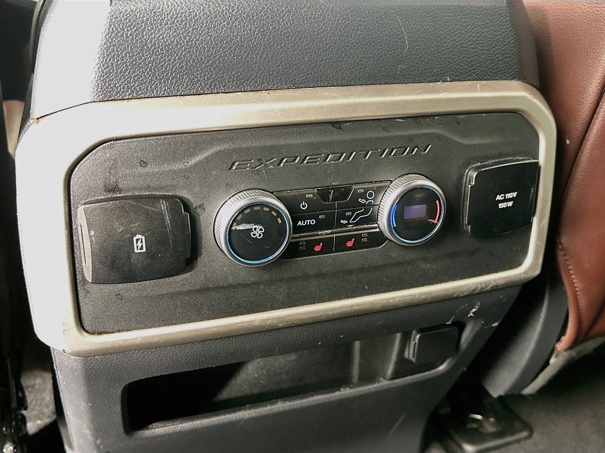 Used 2024 Ford Expedition Limited AWD/4WD image 28