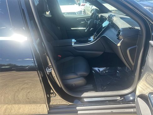 Certified 2025 Mercedes-Benz GLC 300 image 15
