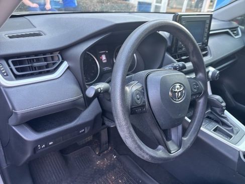 Used 2022 Toyota RAV4 XLE w/ Convenience Package image 23