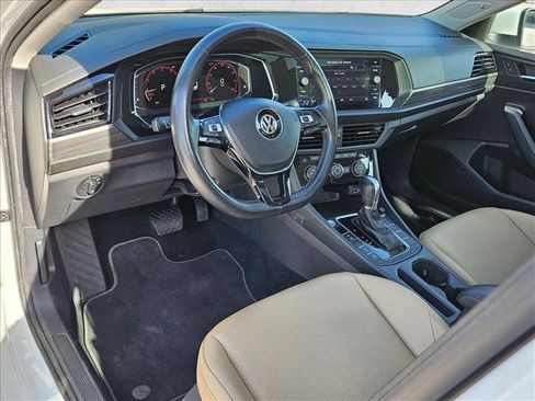 Used 2019 Volkswagen Jetta SEL w/ Cold Weather Package image 10