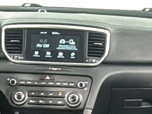 Used 2022 Kia Sportage LX image 37