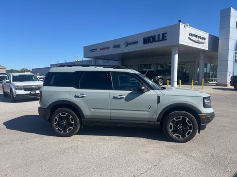 Used 2023 Ford Bronco Sport Outer Banks w/ Tech Package image 2