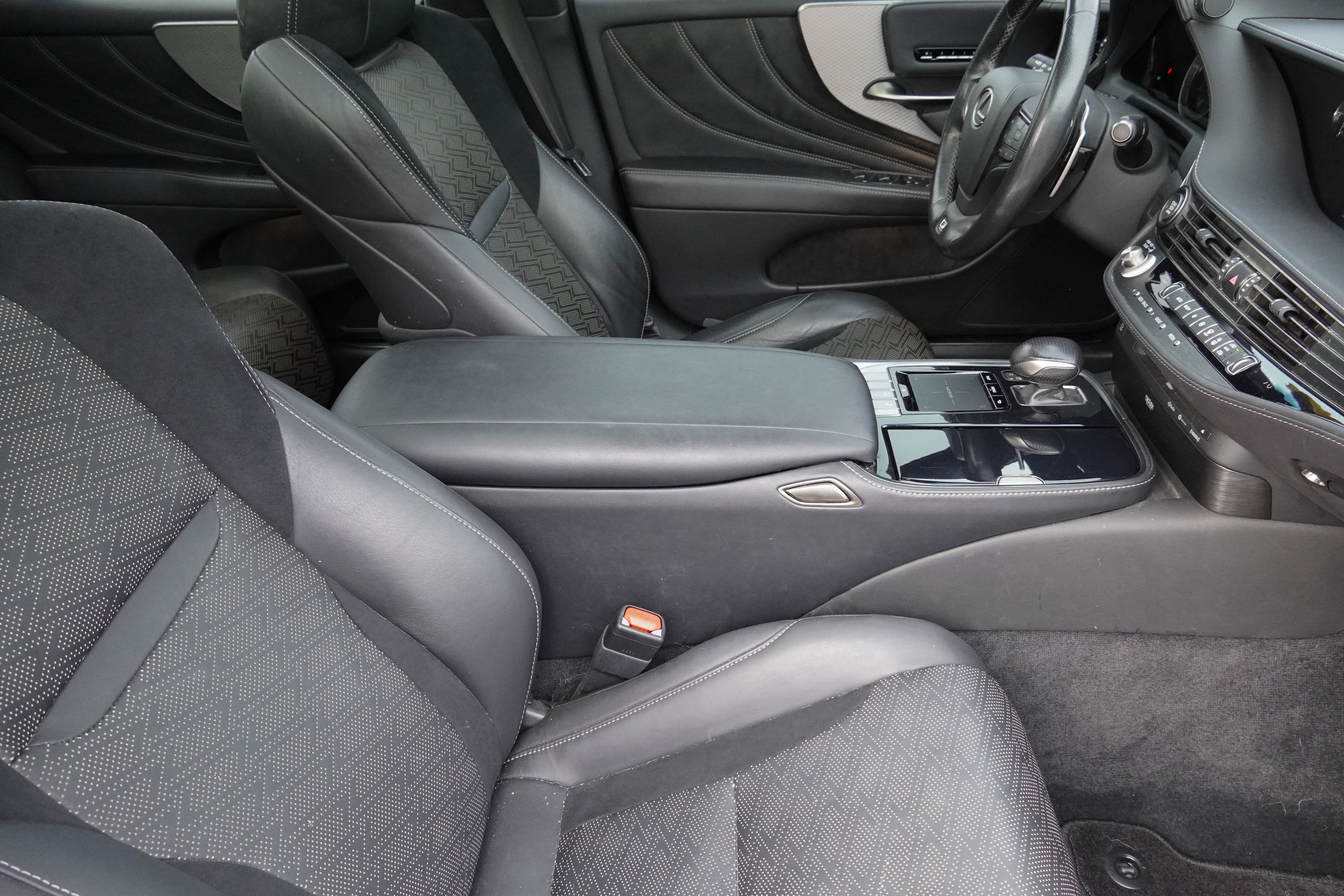 Used 2018 Lexus LS 500 F Sport w/ Accessory Package (Z2) RWD image 12