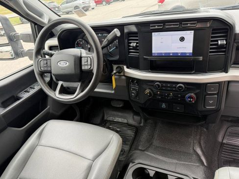 Used 2023 Ford F550 4x4 Crew Cab Super Duty image 8