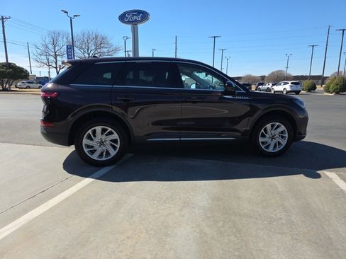 Used 2023 Lincoln Corsair AWD image 8