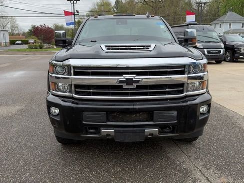 Used 2019 Chevrolet Silverado 2500 High Country AWD/4WD image 3
