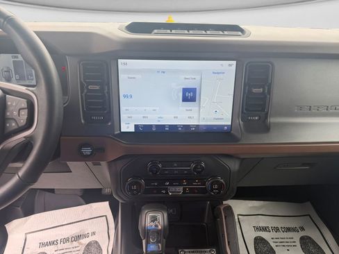 Used 2024 Ford Bronco Outer Banks w/ Sasquatch Package AWD/4WD image 17