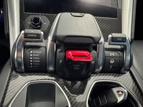 Used 2020 Lamborghini Urus image 9